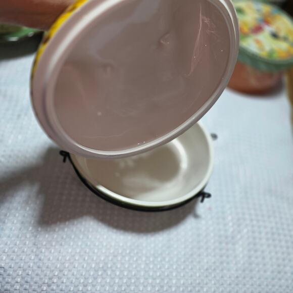 TEMPTATIONS NESTING HEN OVERWARE WITH METAL CARRIER WITH TRIVET SET - Picture 2 of 7